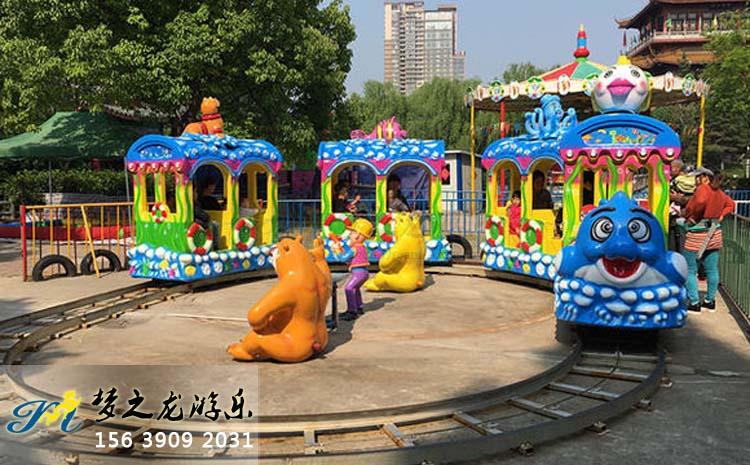 遊樂小(xiǎo)火車(chē)